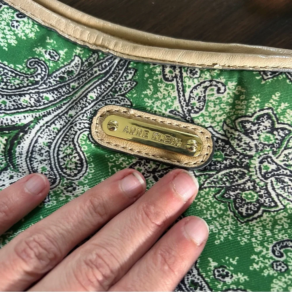 [Anne Klein] Green Paisley Pattern Purse